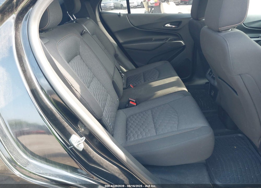 2019 CHEVROLET EQUINOX LT VIN: 2GNAXLEX2K6101176
