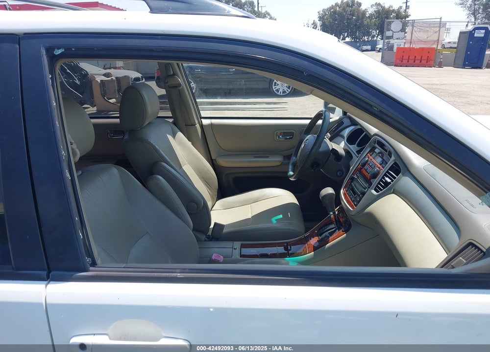2005 TOYOTA HIGHLANDER LIMITED V6 VIN: JTEDP21A650056835