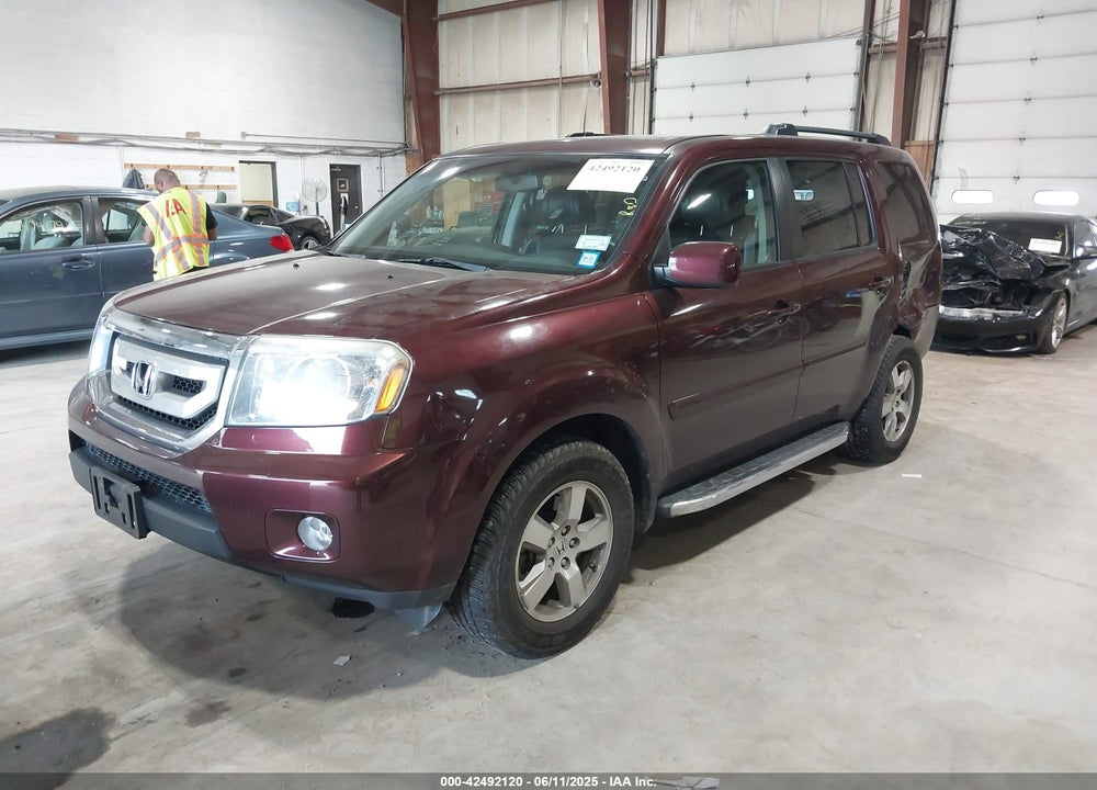 2011 HONDA PILOT VIN: 5FNYF4H5XBB010211