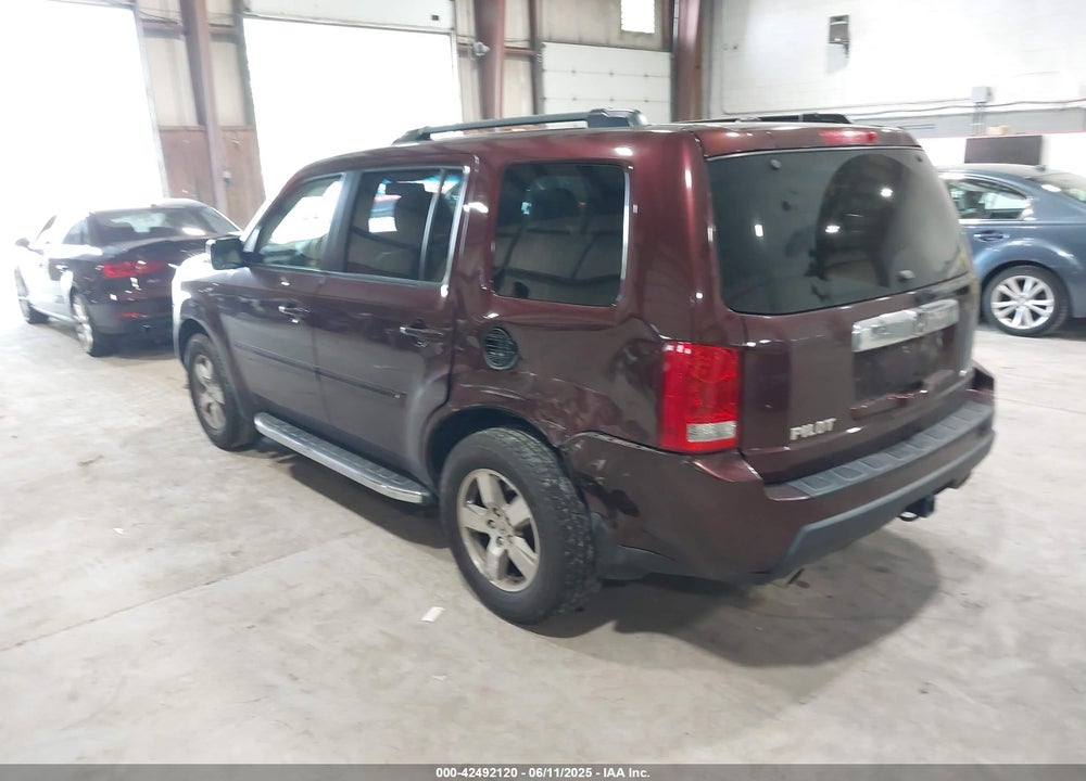 2011 HONDA PILOT VIN: 5FNYF4H5XBB010211