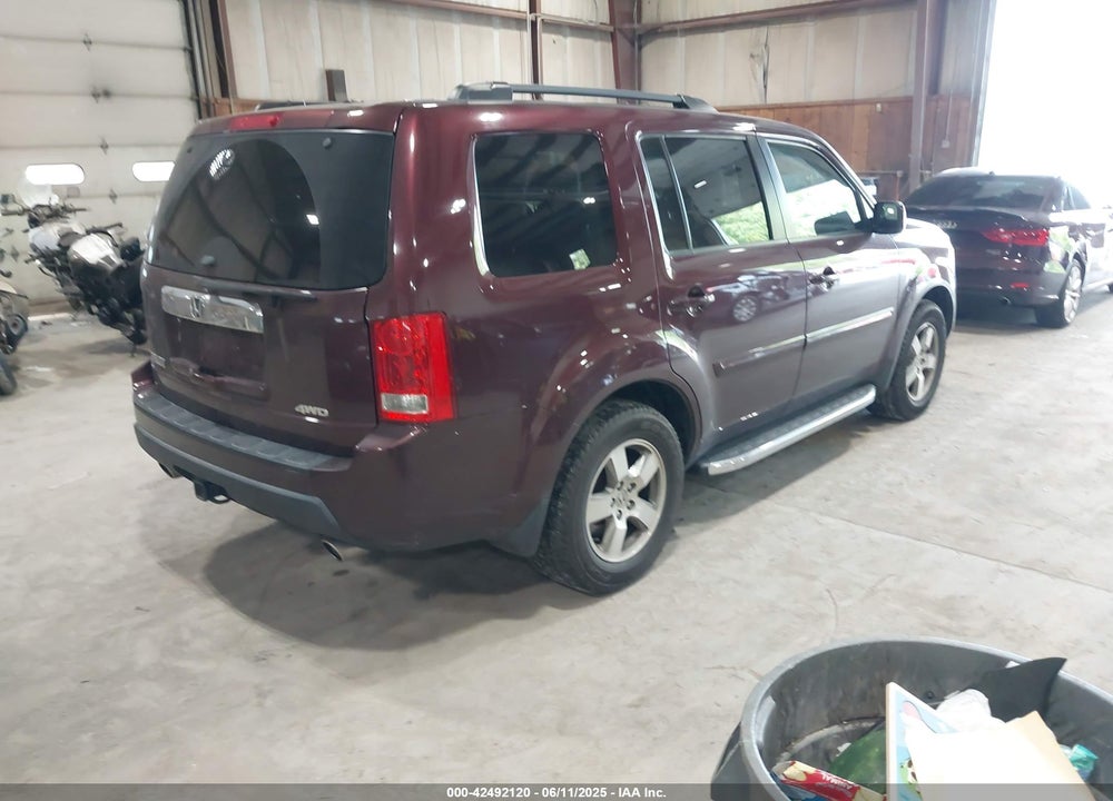 2011 HONDA PILOT VIN: 5FNYF4H5XBB010211