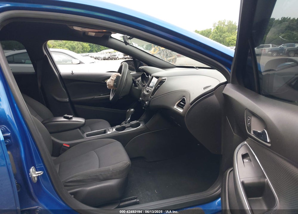 2019 CHEVROLET CRUZE VIN: 1G1BE5SM4K7111371