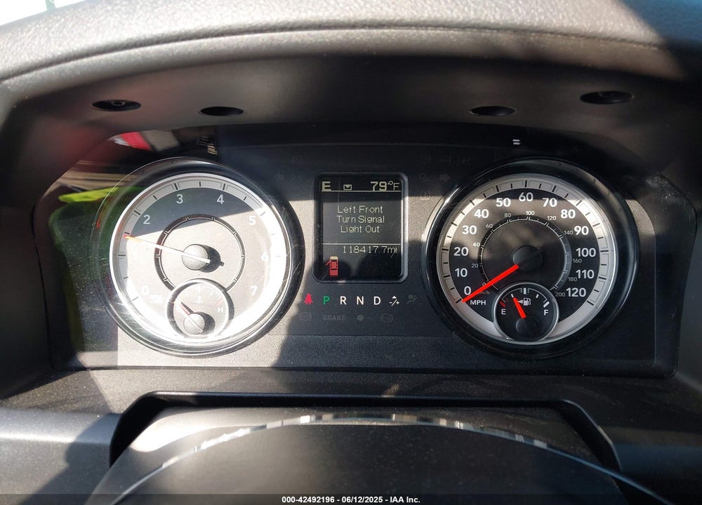 2017 RAM 1500 SLT 4X4 6'4 BOX VIN: 1C6RR7GG2HS583512