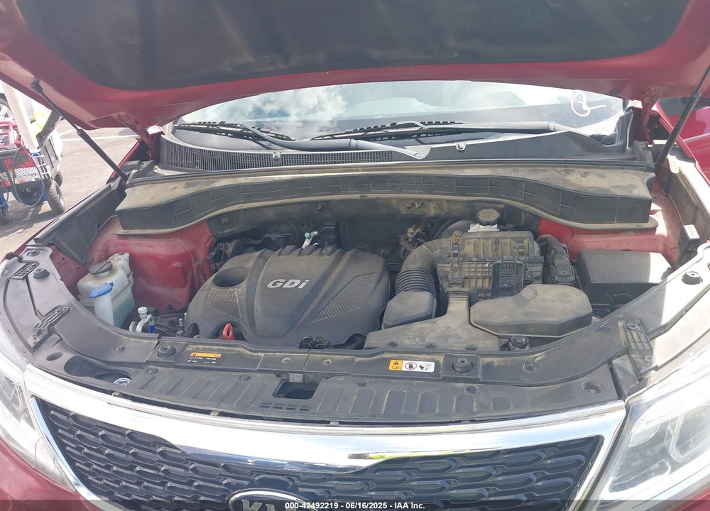 2015 KIA SORENTO LX VIN: 5XYKTCA61FG651628
