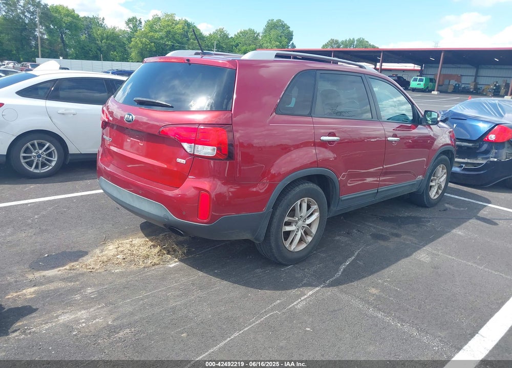 2015 KIA SORENTO LX VIN: 5XYKTCA61FG651628