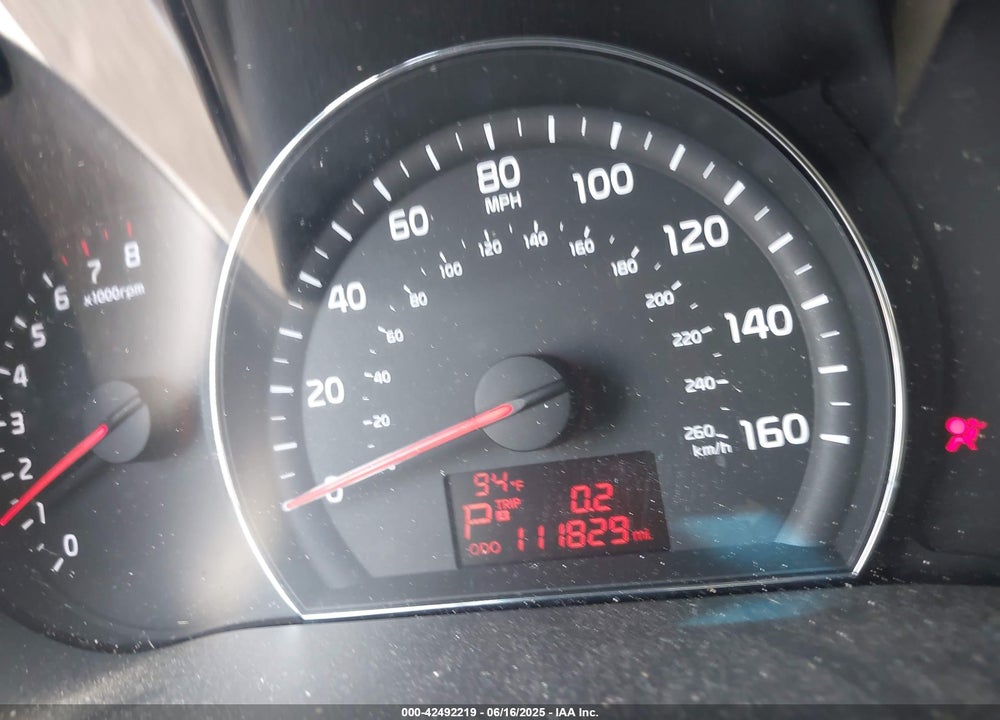 2015 KIA SORENTO LX VIN: 5XYKTCA61FG651628