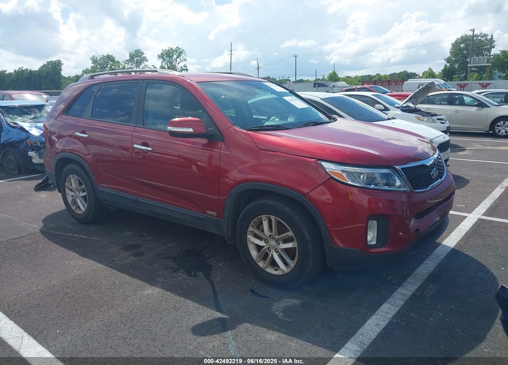 2015 KIA SORENTO LX VIN: 5XYKTCA61FG651628
