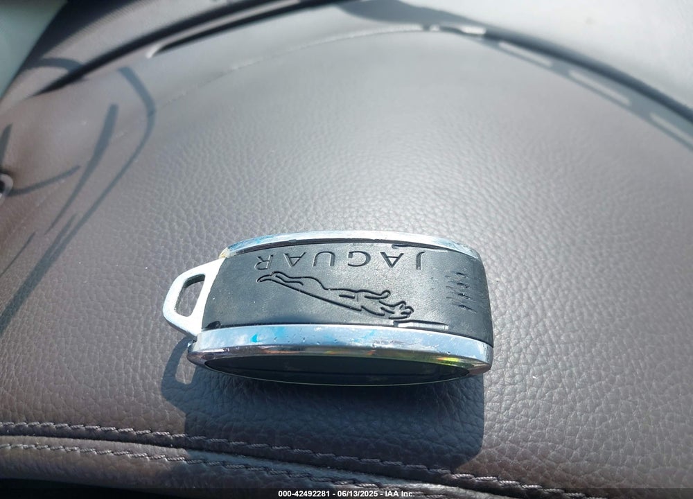 2011 JAGUAR XF VIN: SAJWA0FB1BLR87226