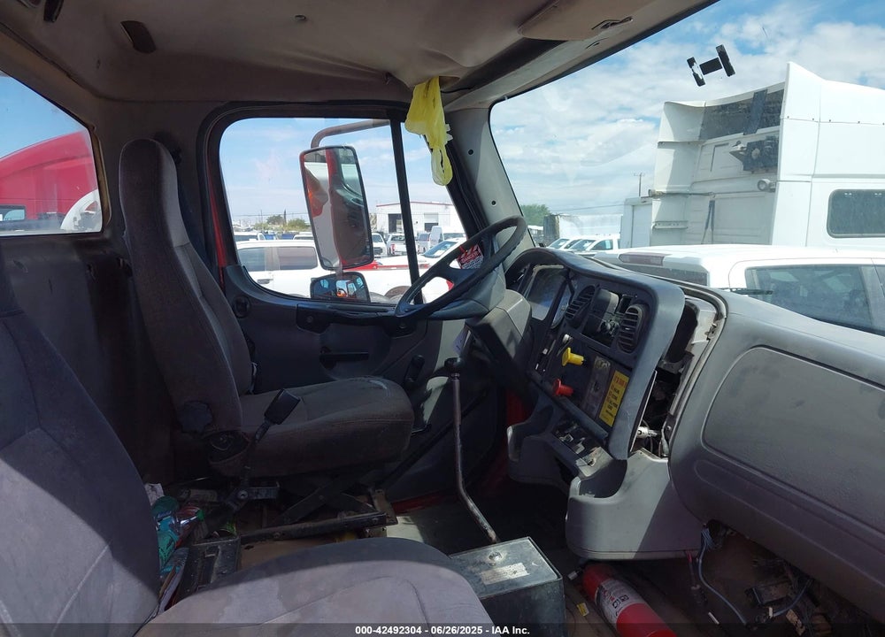 2006 FREIGHTLINER M2 106 MEDIUM DUTY VIN: 1FUBCYDJ66HV67124