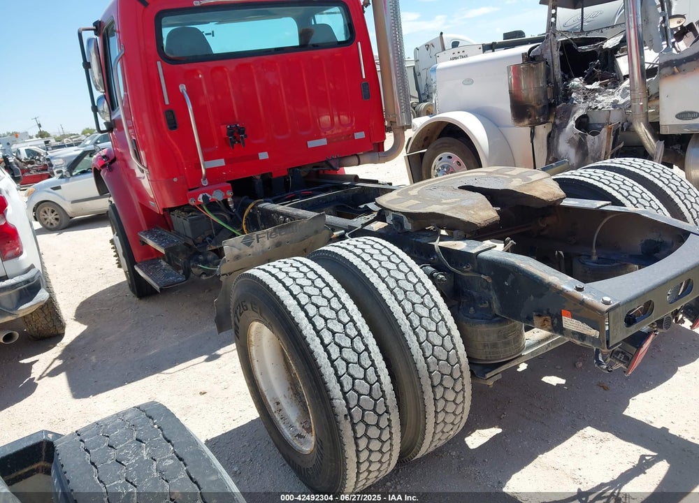 2006 FREIGHTLINER M2 106 MEDIUM DUTY VIN: 1FUBCYDJ66HV67124