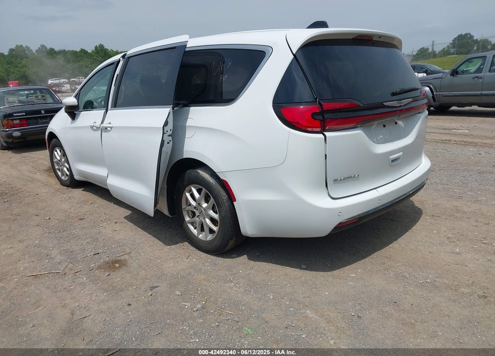 2023 CHRYSLER PACIFICA TOURING L VIN: 2C4RC1BGXPR531396
