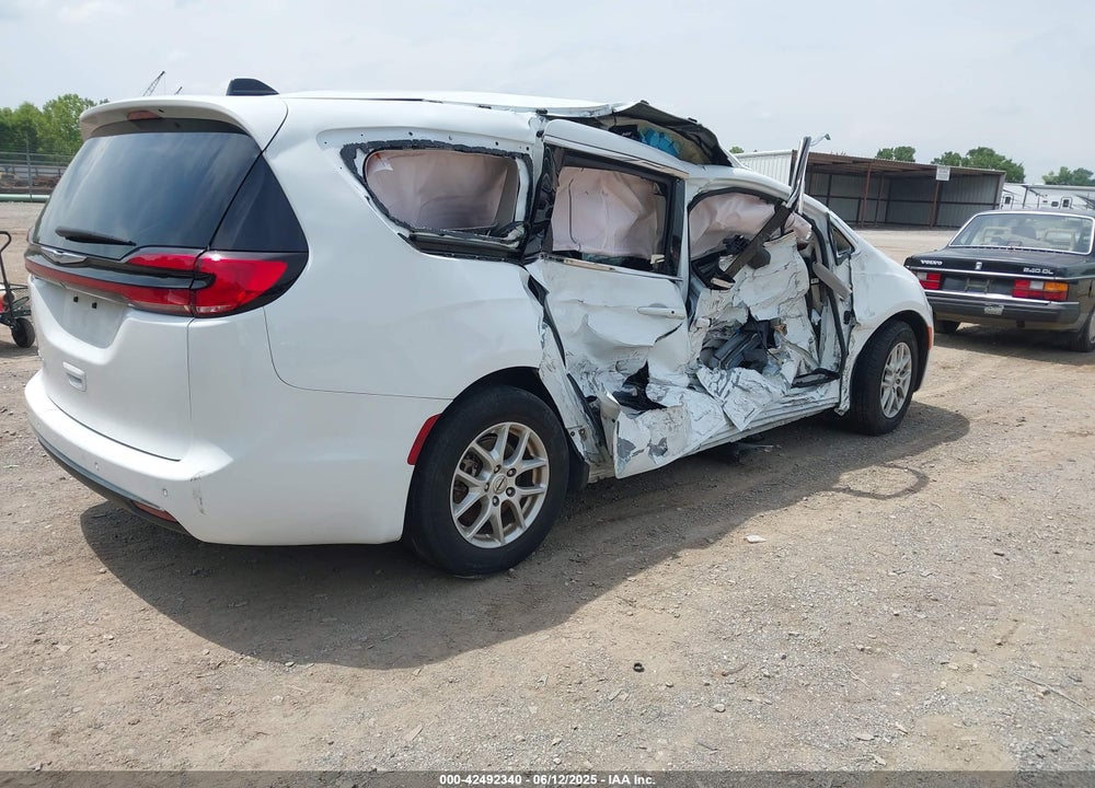2023 CHRYSLER PACIFICA TOURING L VIN: 2C4RC1BGXPR531396