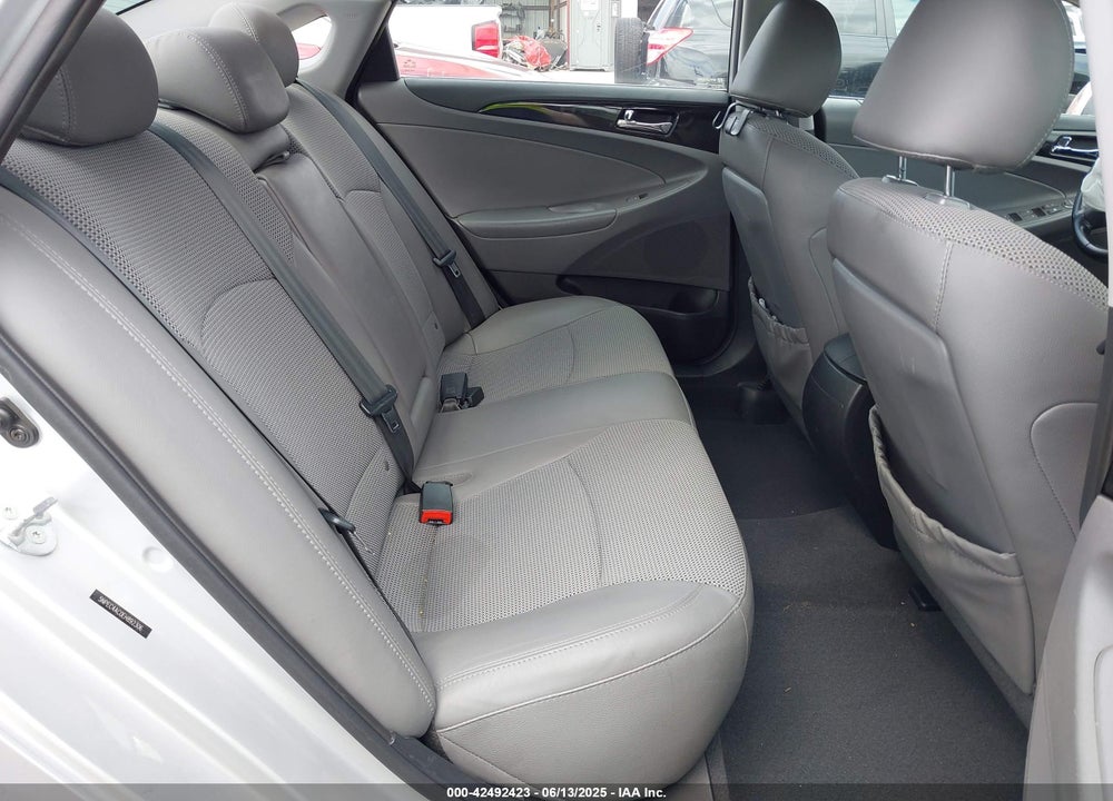 2014 HYUNDAI SONATA VIN: 5NPEC4AC0EH892306