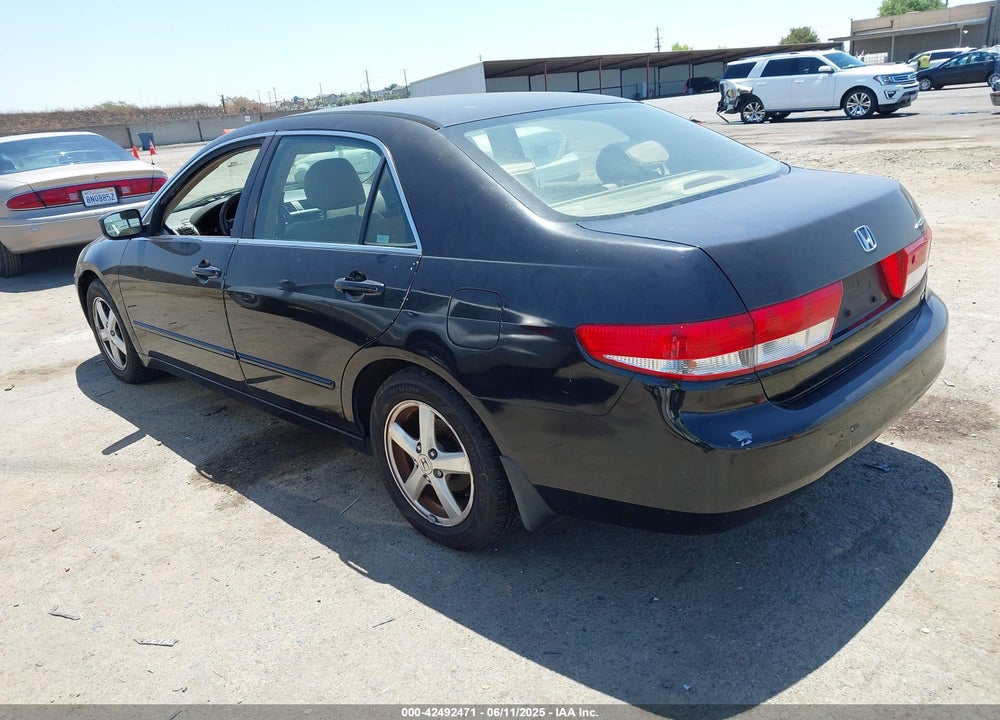 2003 HONDA ACCORD 2.4 EX VIN: JHMCM56643C077224