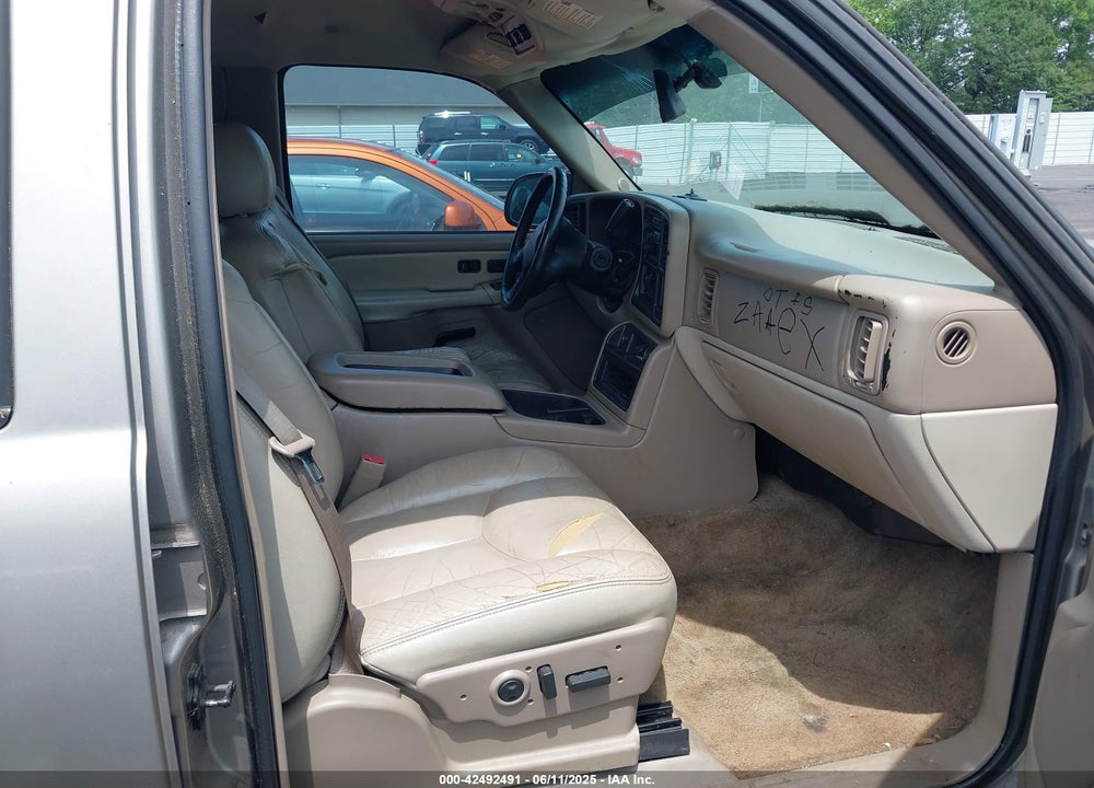 2003 CHEVROLET TAHOE VIN: 1GNEC13Z33R250658