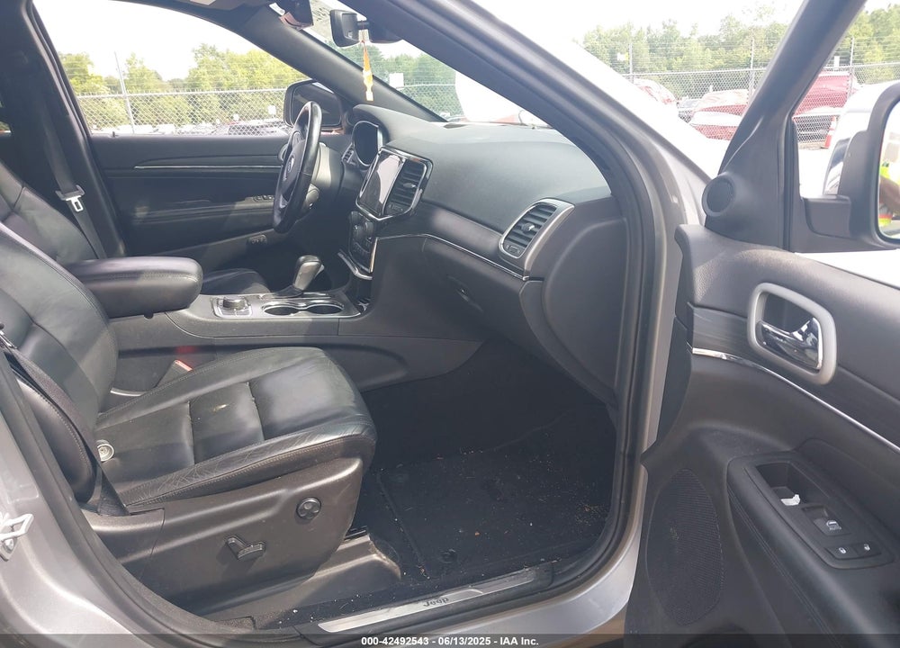 2020 JEEP GRAND CHEROKEE VIN: 1C4RJFBG3LC233195