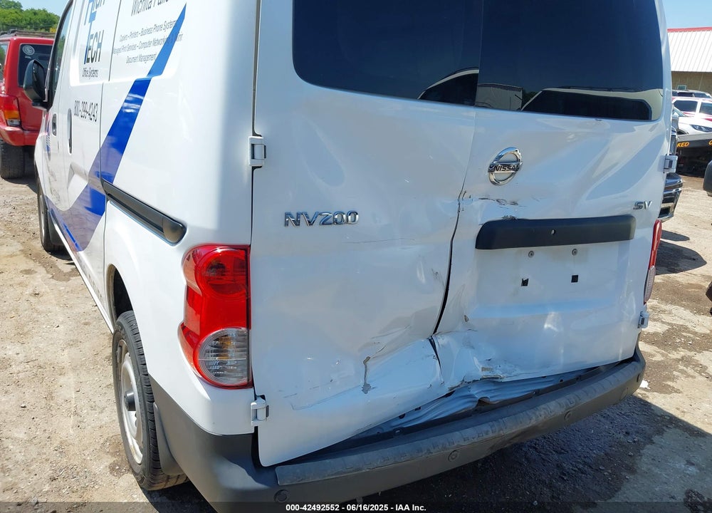 2015 NISSAN NV200 SV VIN: 3N6CM0KN2FK704449