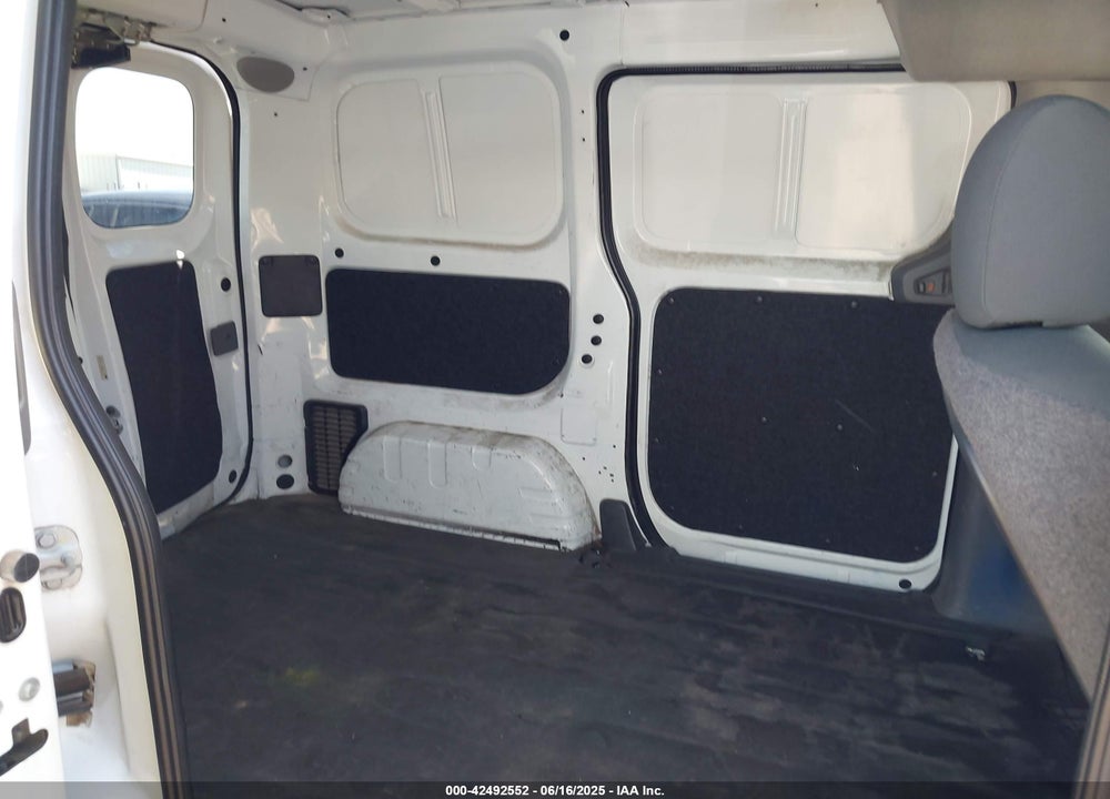 2015 NISSAN NV200 SV VIN: 3N6CM0KN2FK704449
