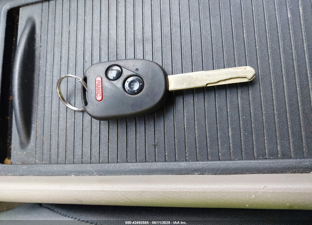 2010 HONDA CIVIC VIN: 2HGFA1F57AH580295