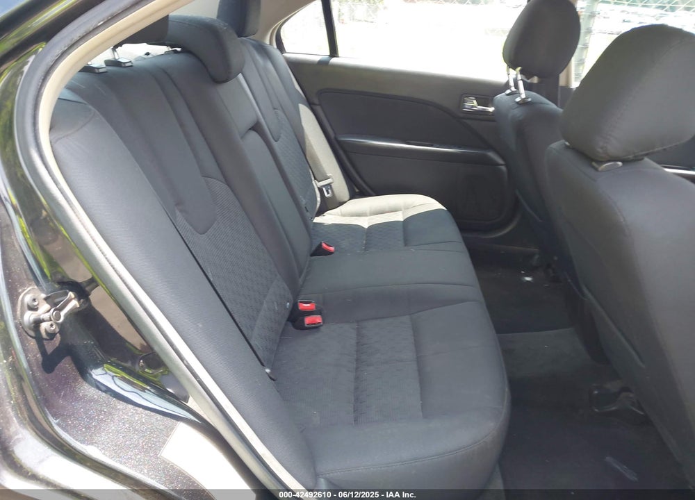 2012 FORD FUSION VIN: 3FAHP0HA0CR402610