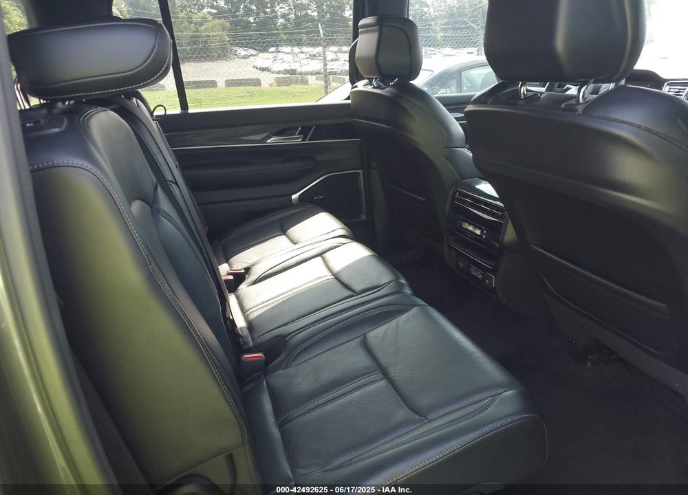 2022 JEEP WAGONEER VIN: 1C4SJVBT1NS135171
