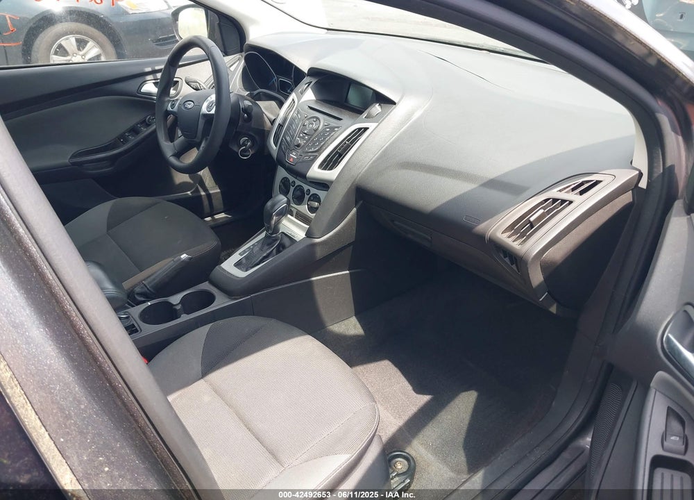 2014 FORD FOCUS VIN: 1FADP3F27EL371675