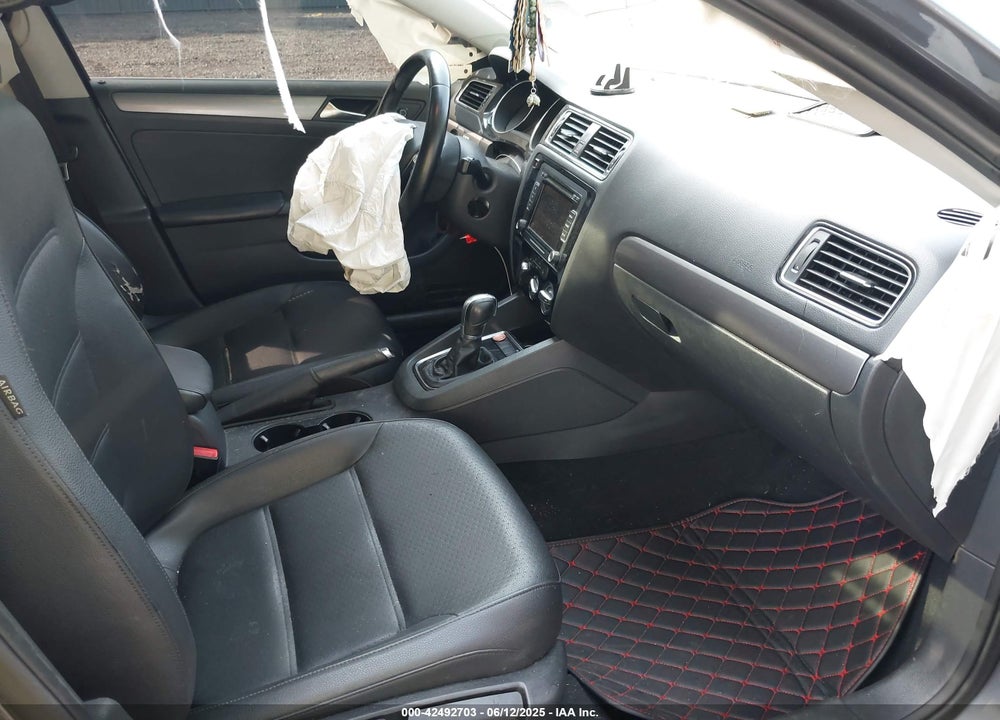 2015 VOLKSWAGEN JETTA VIN: 3VWLA7AJ2FM263362