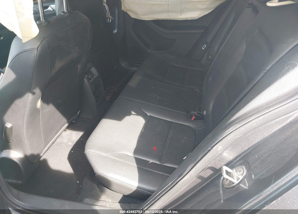 2015 VOLKSWAGEN JETTA VIN: 3VWLA7AJ2FM263362