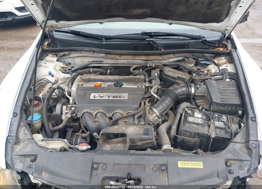 2008 HONDA ACCORD VIN: 1HGCP26718A041737