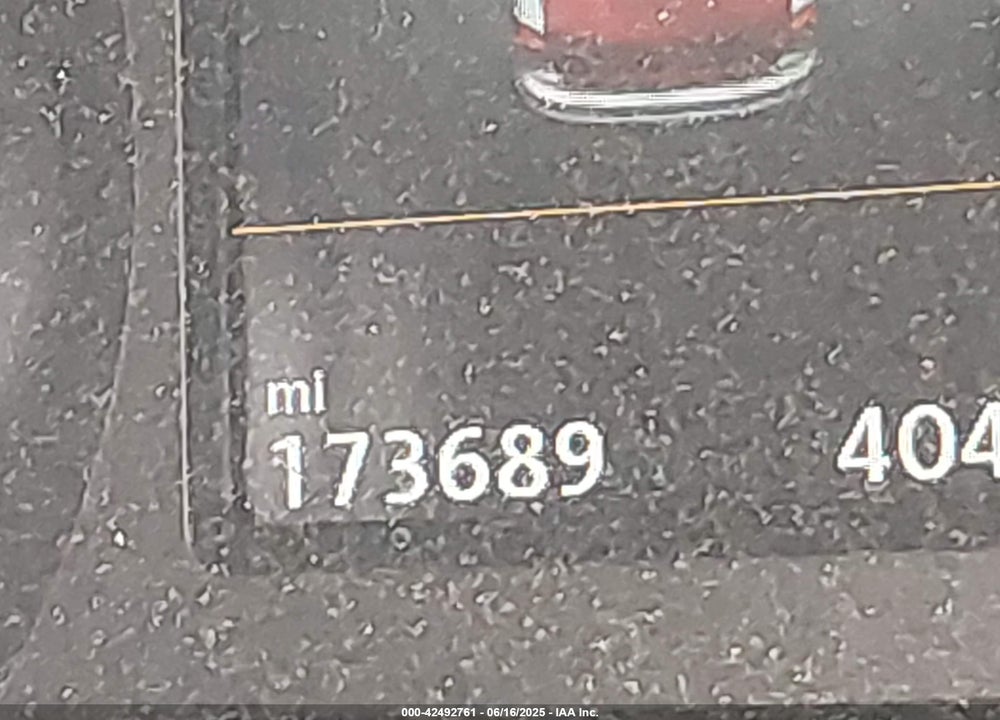 2018 VOLKSWAGEN PASSAT VIN: 1VWBA7A38JC032988