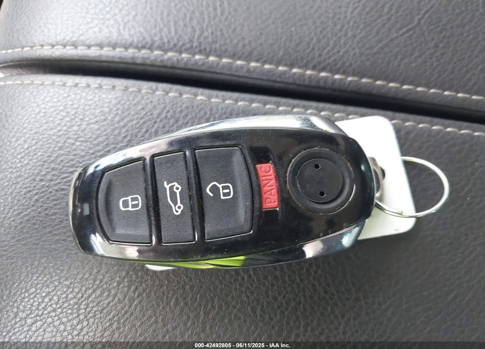2017 VOLKSWAGEN TOUAREG VIN: WVGRF7BP7HD004054