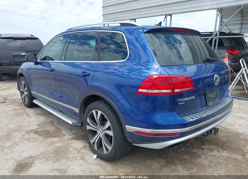 2017 VOLKSWAGEN TOUAREG VIN: WVGRF7BP7HD004054