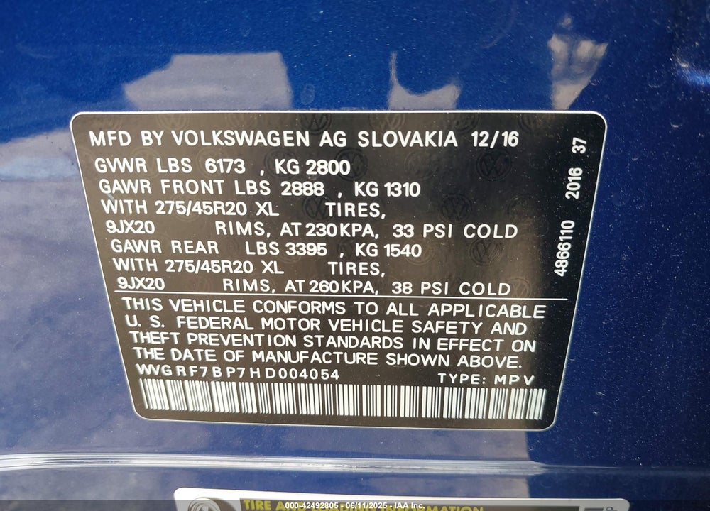 2017 VOLKSWAGEN TOUAREG VIN: WVGRF7BP7HD004054