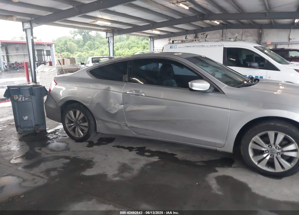 2010 HONDA ACCORD VIN: 1HGCS1B81AA012834
