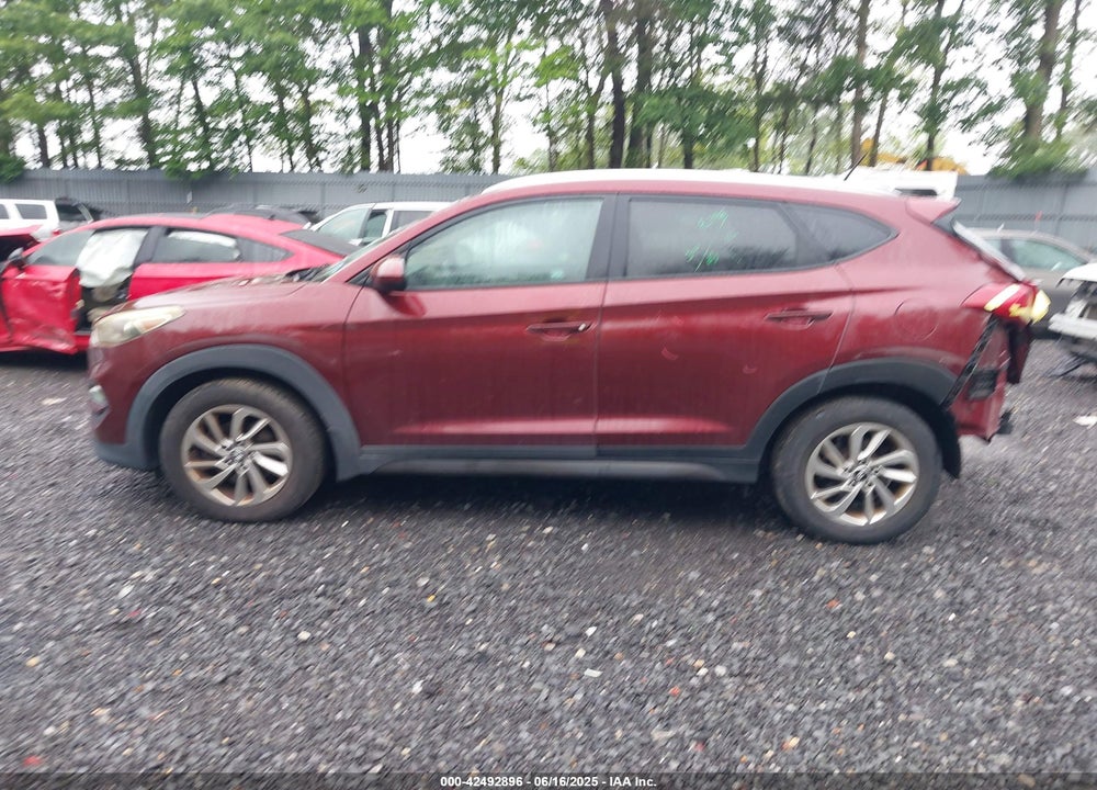 2016 HYUNDAI TUCSON VIN: KM8J33A43GU028145