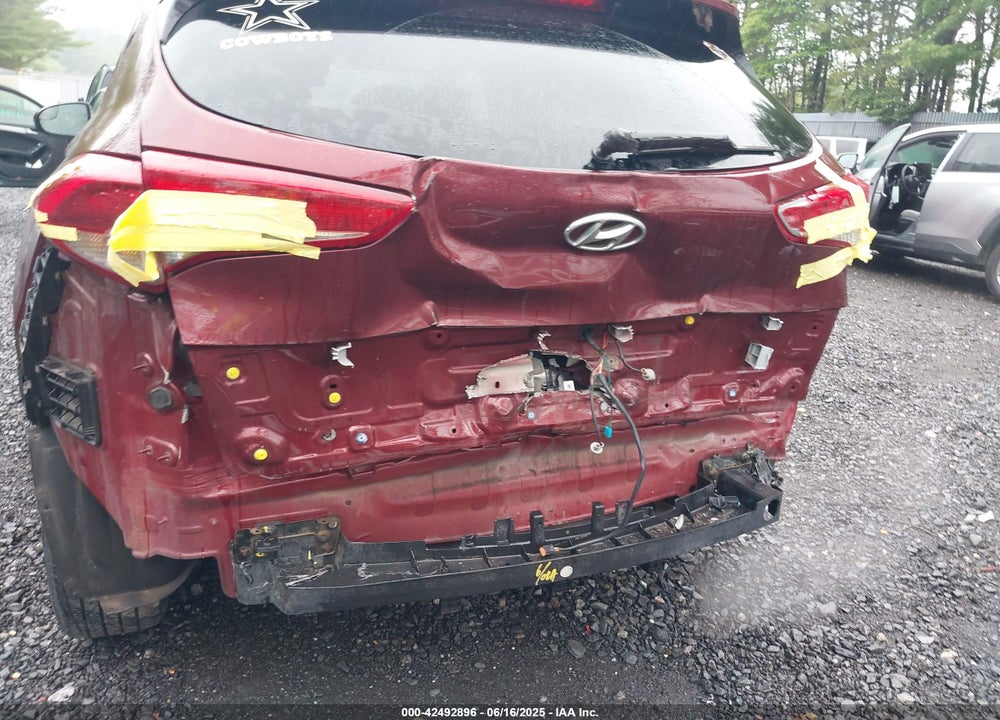 2016 HYUNDAI TUCSON VIN: KM8J33A43GU028145