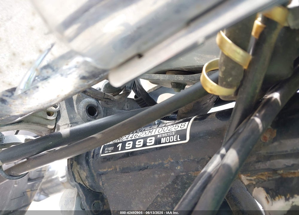 1999 HONDA VT750 CD2 VIN: JH2RC4462XM100258