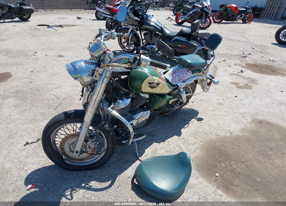 1999 HONDA VT750 CD2 VIN: JH2RC4462XM100258