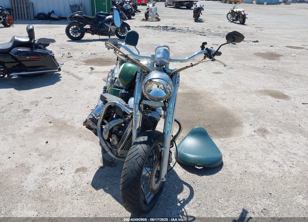 1999 HONDA VT750 CD2 VIN: JH2RC4462XM100258