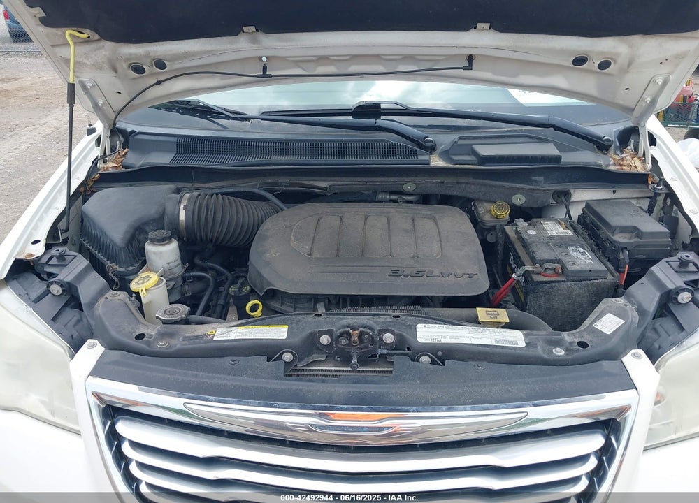 2011 CHRYSLER TOWN & COUNTRY TOURING-L VIN: 2A4RR8DG4BR616693