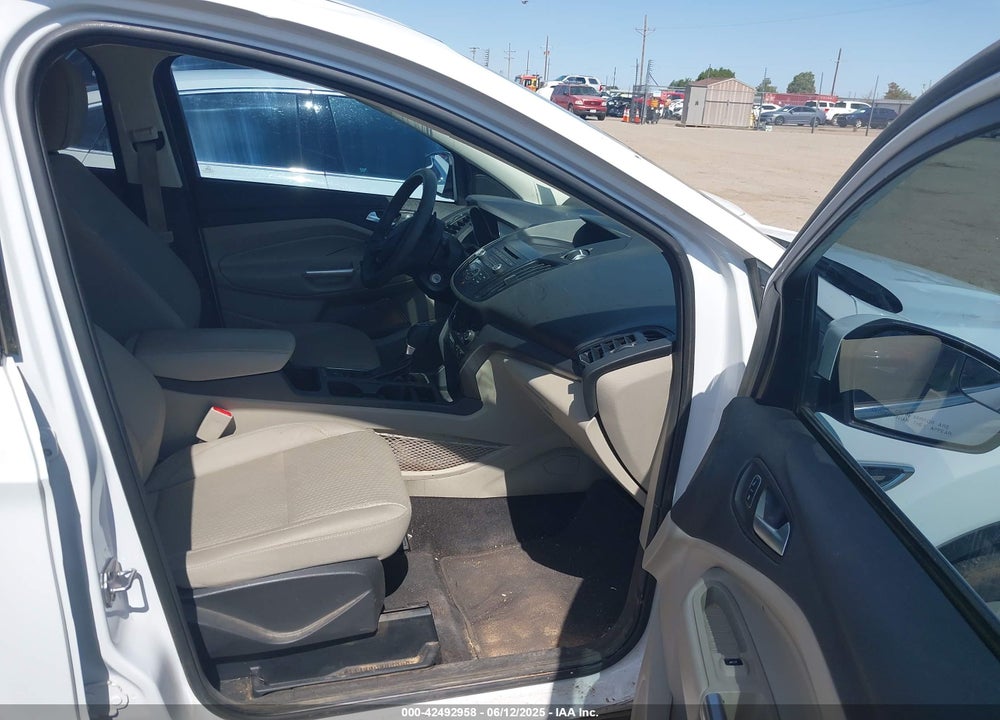 2017 FORD ESCAPE VIN: 1FMCU0GD5HUD20456