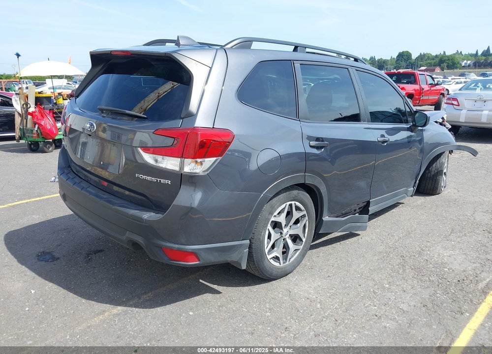2021 SUBARU FORESTER PREMIUM VIN: JF2SKAFC2MH579706