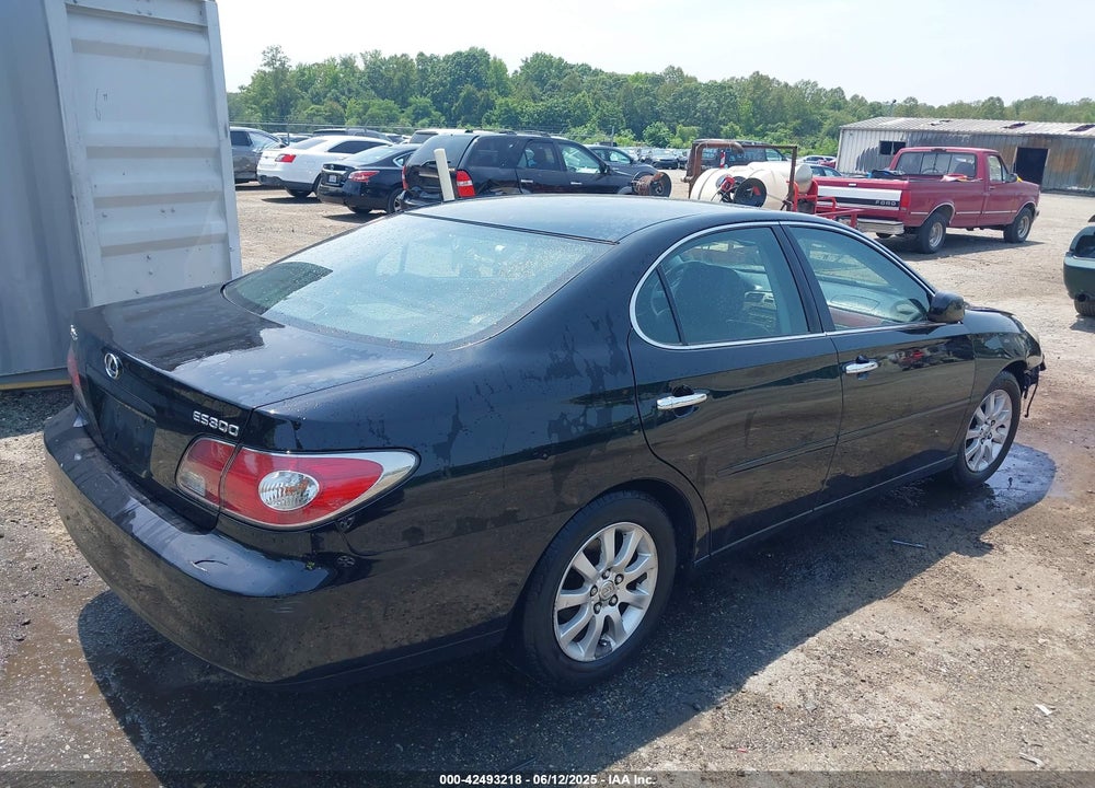 2002 LEXUS ES 300 VIN: JTHBF30G020078575