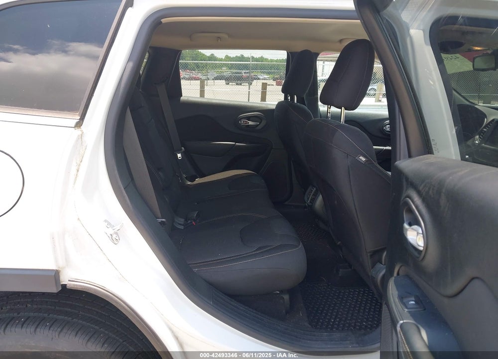 2016 JEEP CHEROKEE LATITUDE VIN: 1C4PJMCB2GW372592