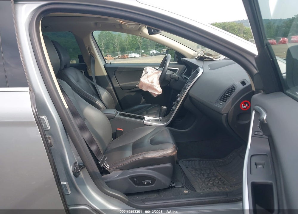 2012 VOLVO XC60 VIN: YV4940DZ4C2296330