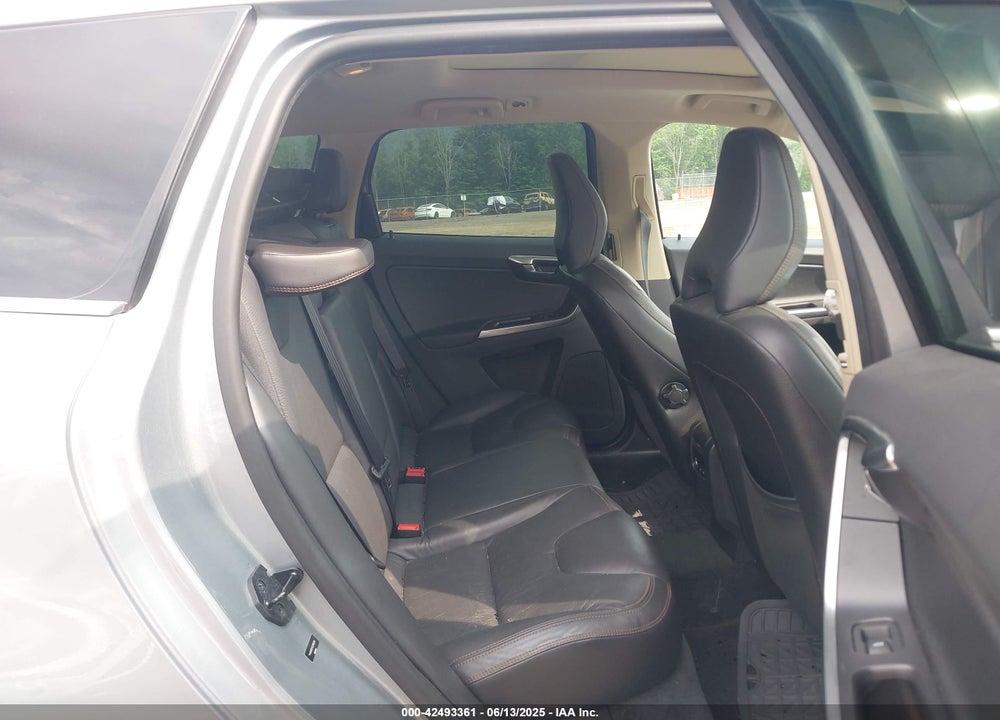 2012 VOLVO XC60 VIN: YV4940DZ4C2296330