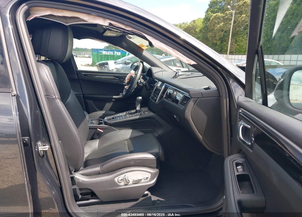 2018 PORSCHE MACAN VIN: WP1AA2A50JLB04252