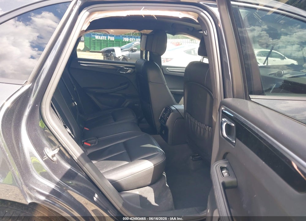 2018 PORSCHE MACAN VIN: WP1AA2A50JLB04252