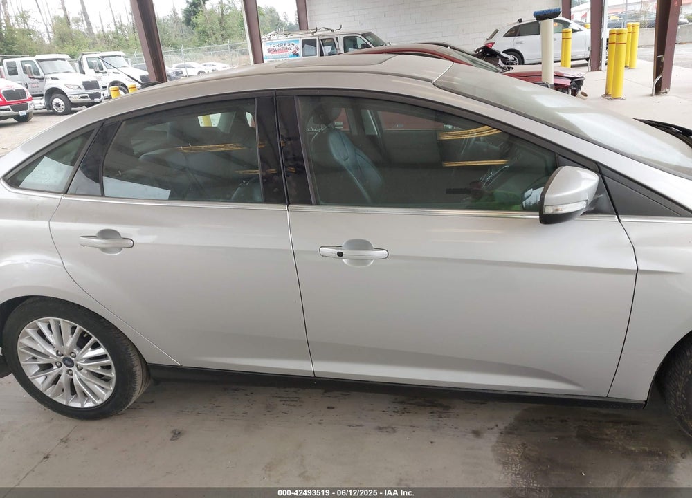 2017 FORD FOCUS TITANIUM VIN: 1FADP3J29HL329410