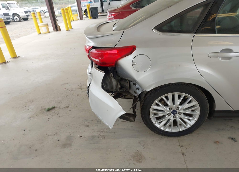 2017 FORD FOCUS TITANIUM VIN: 1FADP3J29HL329410
